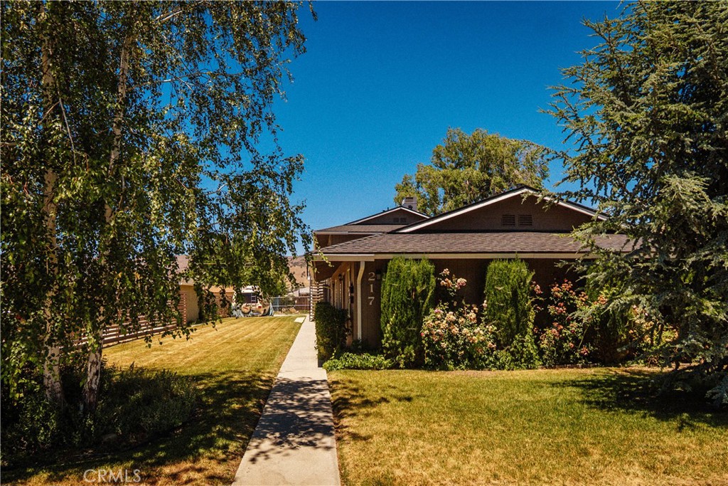 217 East I Street Tehachapi, CA 93561 - Photo 2 of 23
