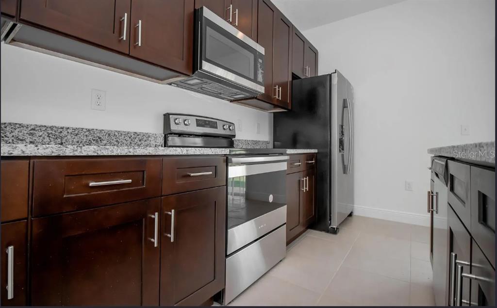 4033 Southwest 139th St Road Ocala, FL 34473 - Photo 2 of 12 Gallery Image 2
