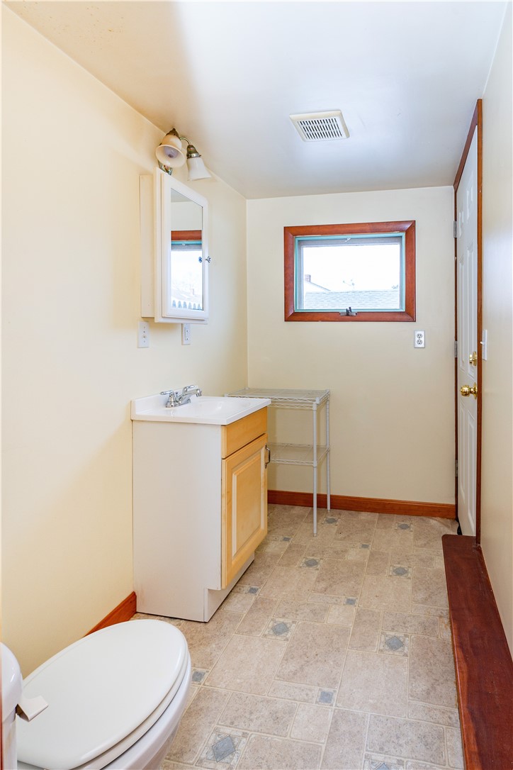 586 Child Street Warren, RI 02885 - Photo 13 of 46