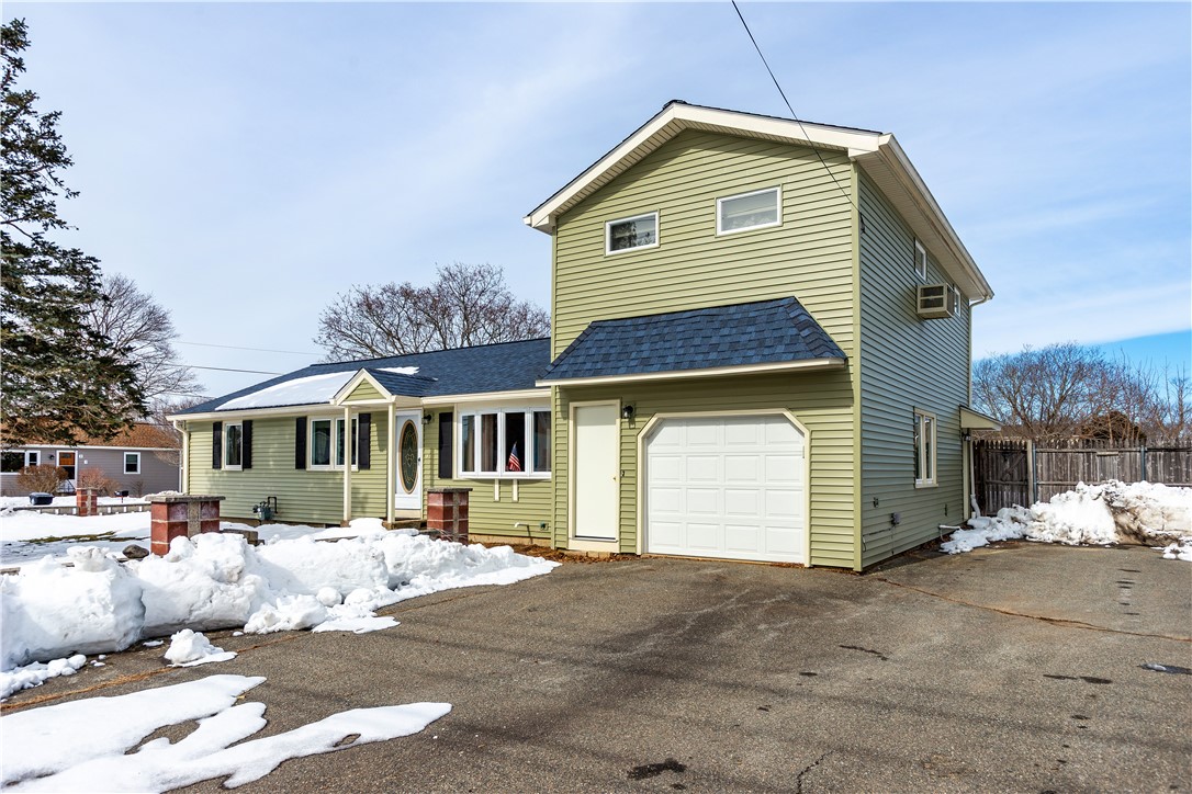 586 Child Street Warren, RI 02885 - Photo 3 of 46