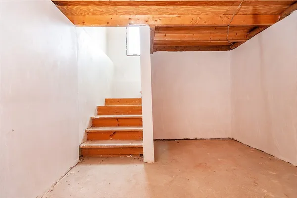 $429,900 | 586 Child Street, Warren, RI 02885