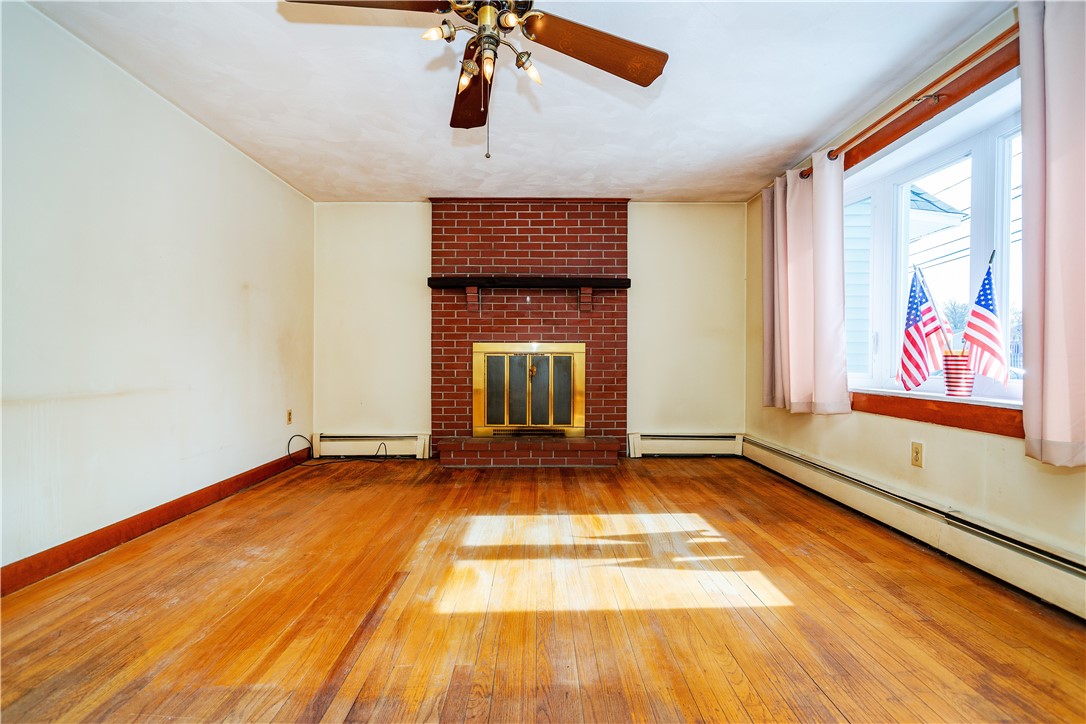 586 Child Street Warren, RI 02885 - Photo 7 of 46