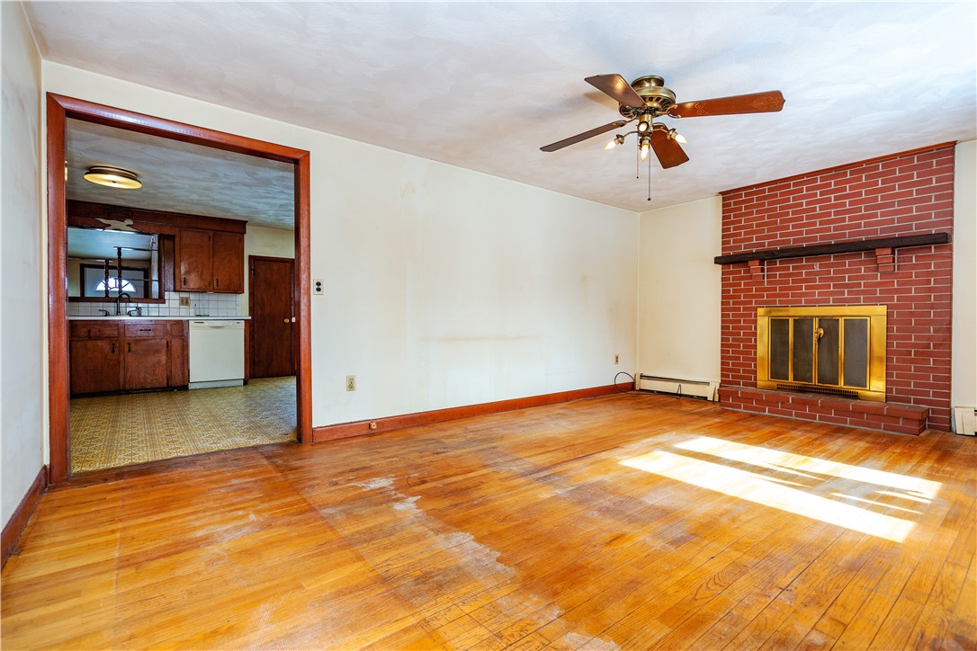 586 Child Street Warren, RI 02885 - Photo 8 of 46