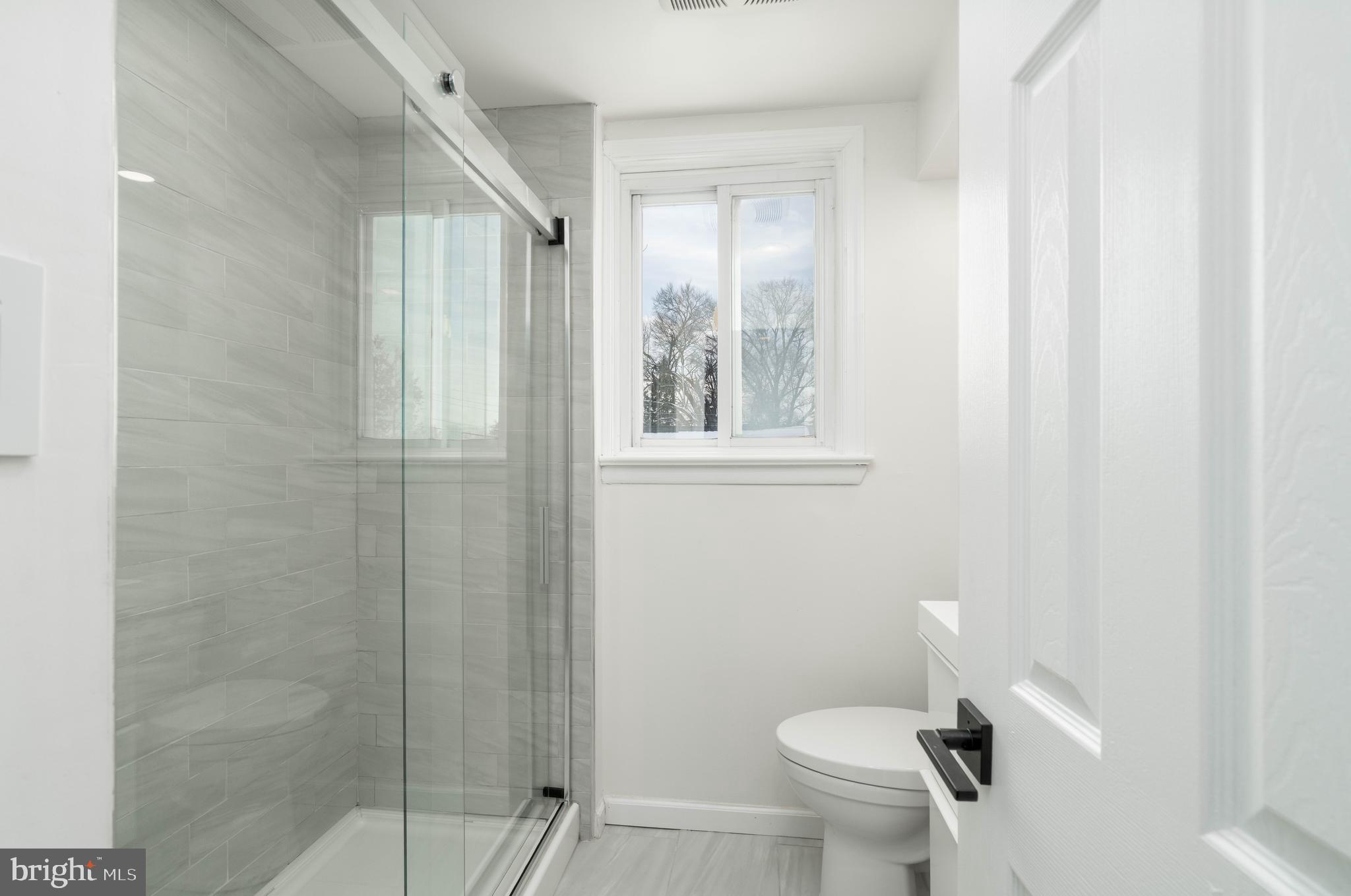 3222 Primrose Road Philadelphia, PA 19114 - Photo 23 of 35 Upstairs Full Bath