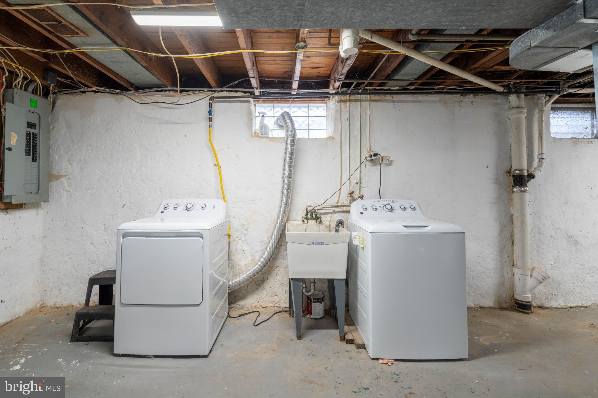 3222 Primrose Road Philadelphia, PA 19114 - Photo 24 of 35 Laundry