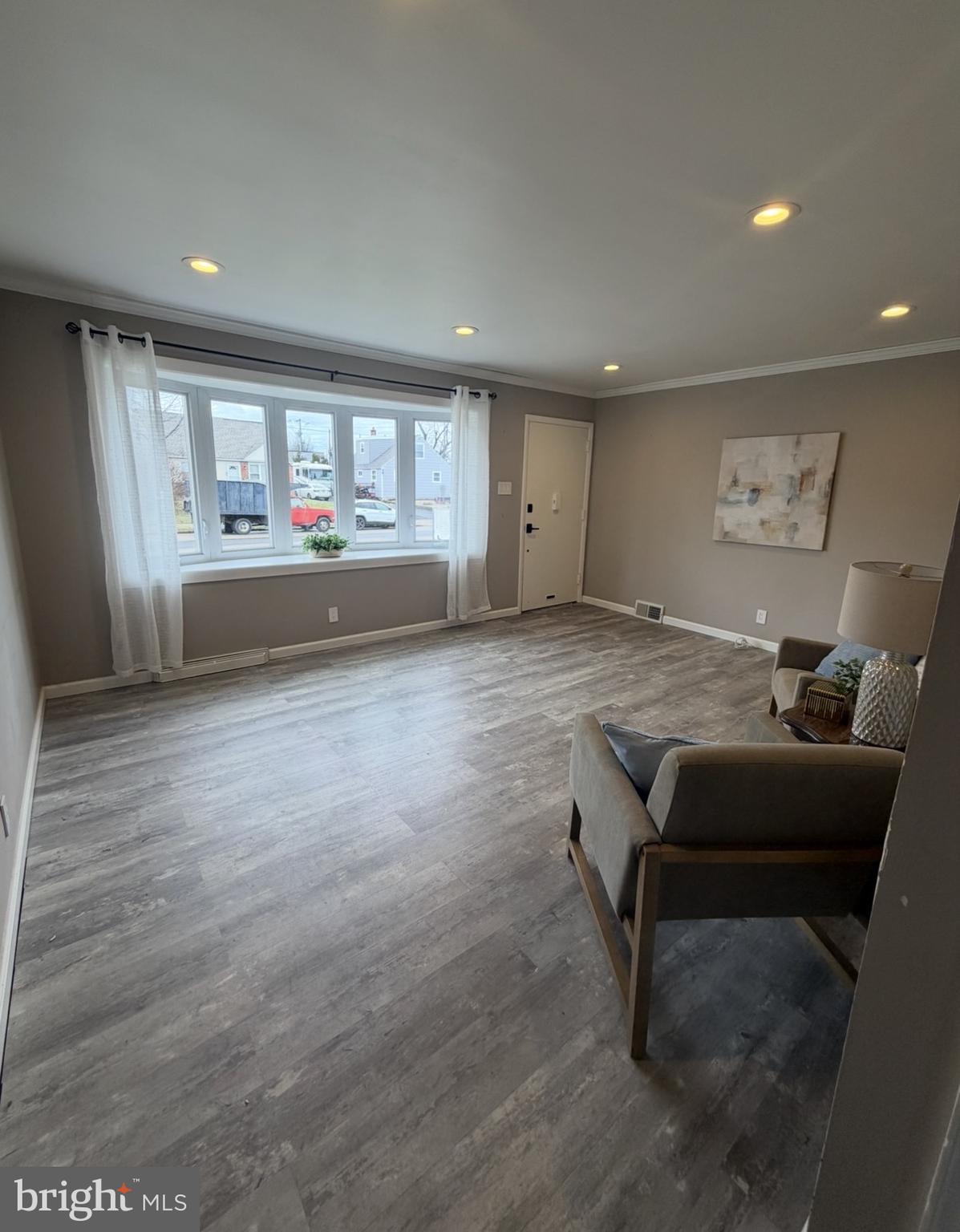 3222 Primrose Road Philadelphia, PA 19114 - Photo 3 of 35 Living Space