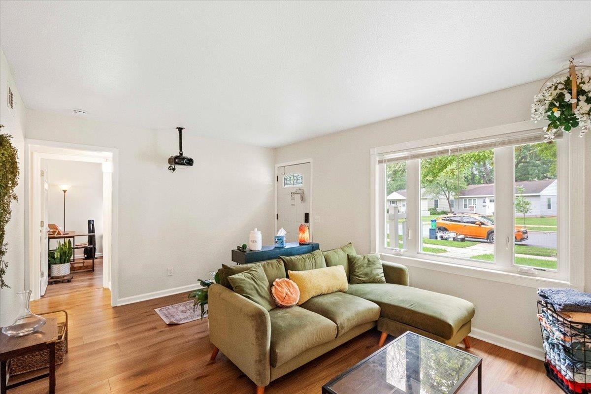 36 Craig Avenue Madison, WI 53705 - Photo 2 of 28