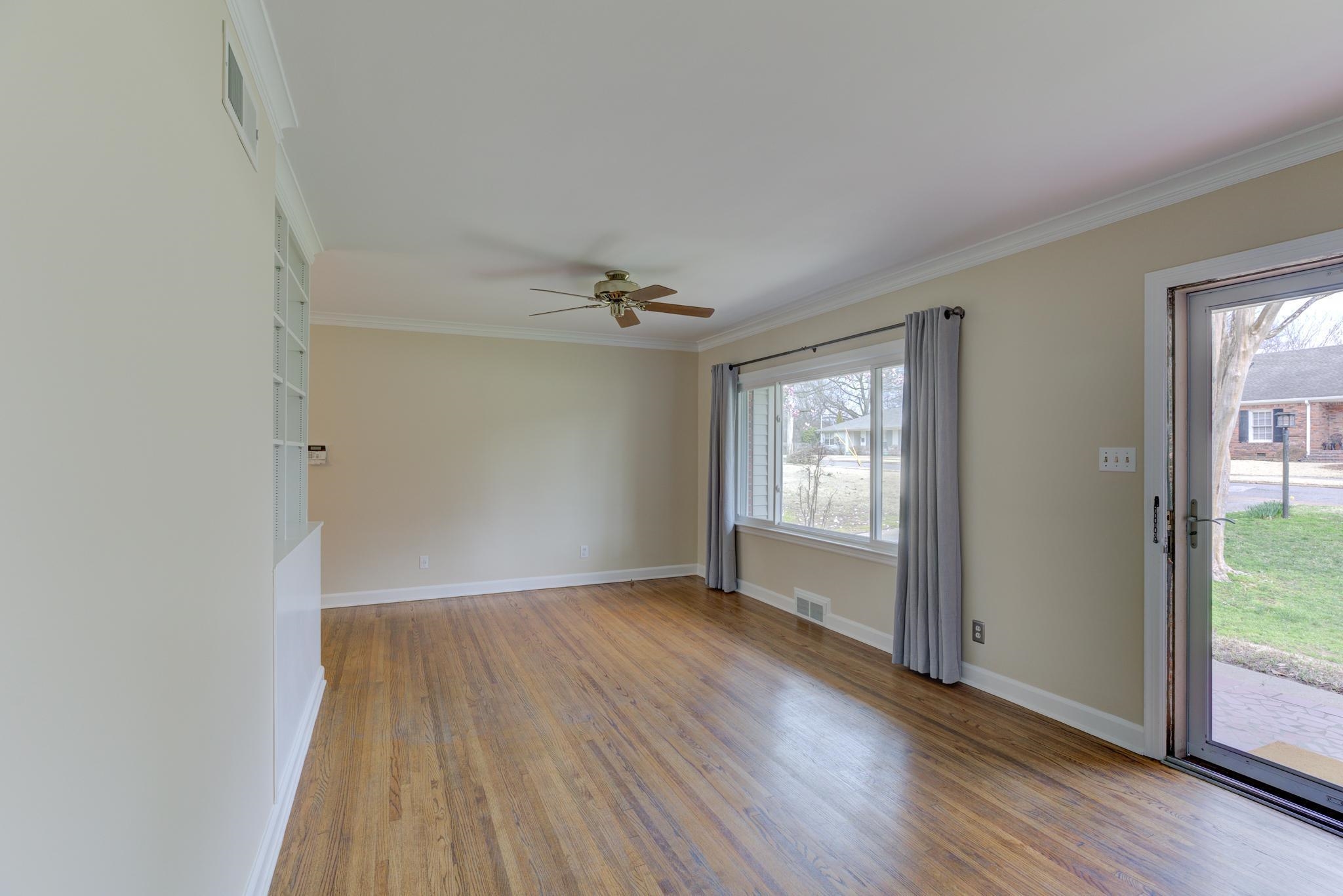 221 Wallace Road Memphis, TN 38117 - Photo 3 of 25 Gallery Image 3