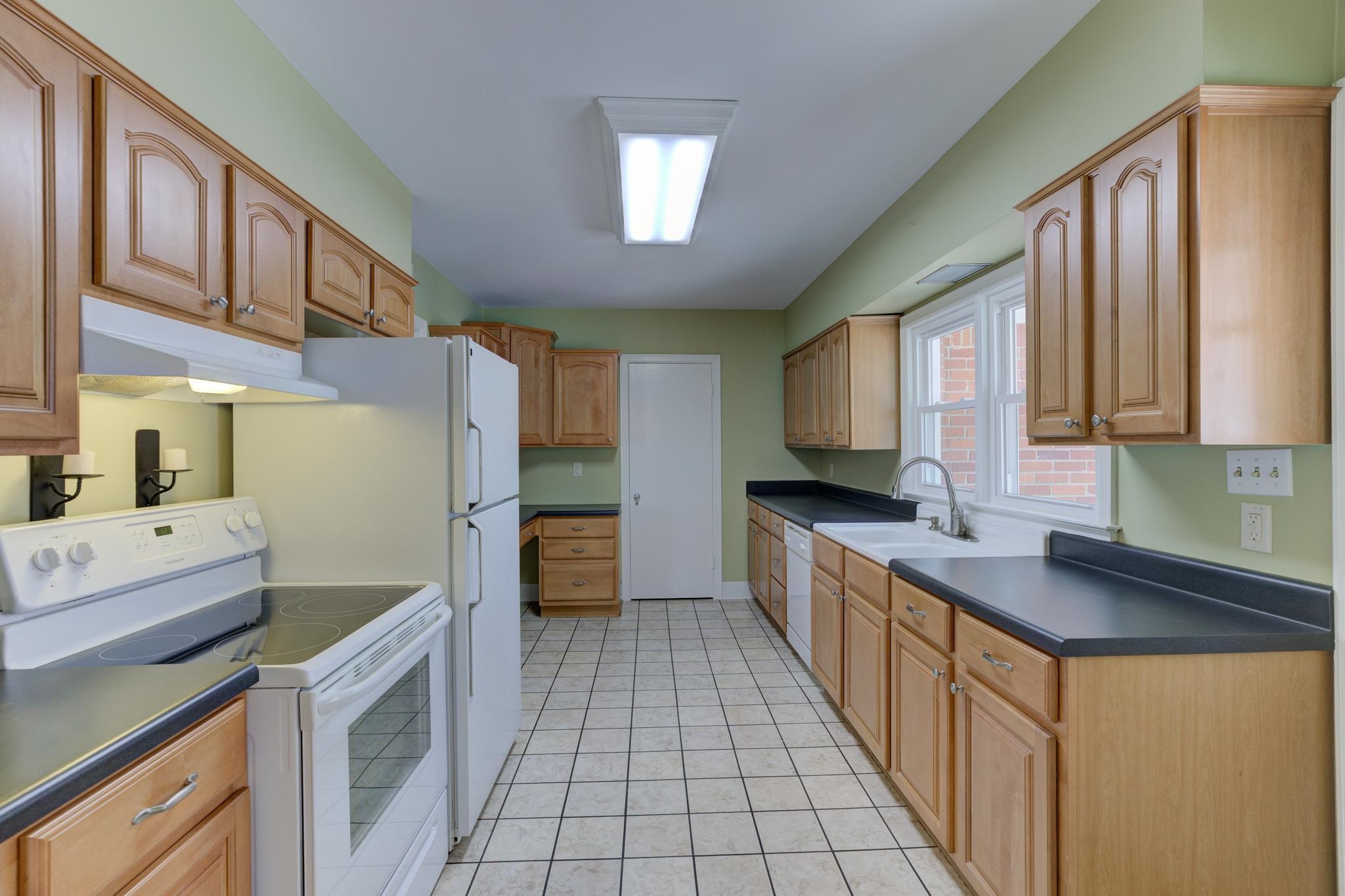 221 Wallace Road Memphis, TN 38117 - Photo 8 of 25 Gallery Image 8