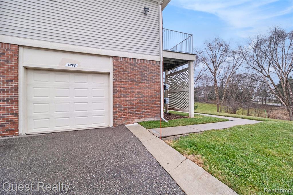 1895 Flagstone Circle Rochester, MI 48307 - Photo 27 of 30