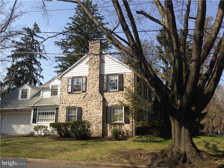 160 Warwick Road Haddonfield, NJ 08033 - Photo 5 of 5 Side Yard