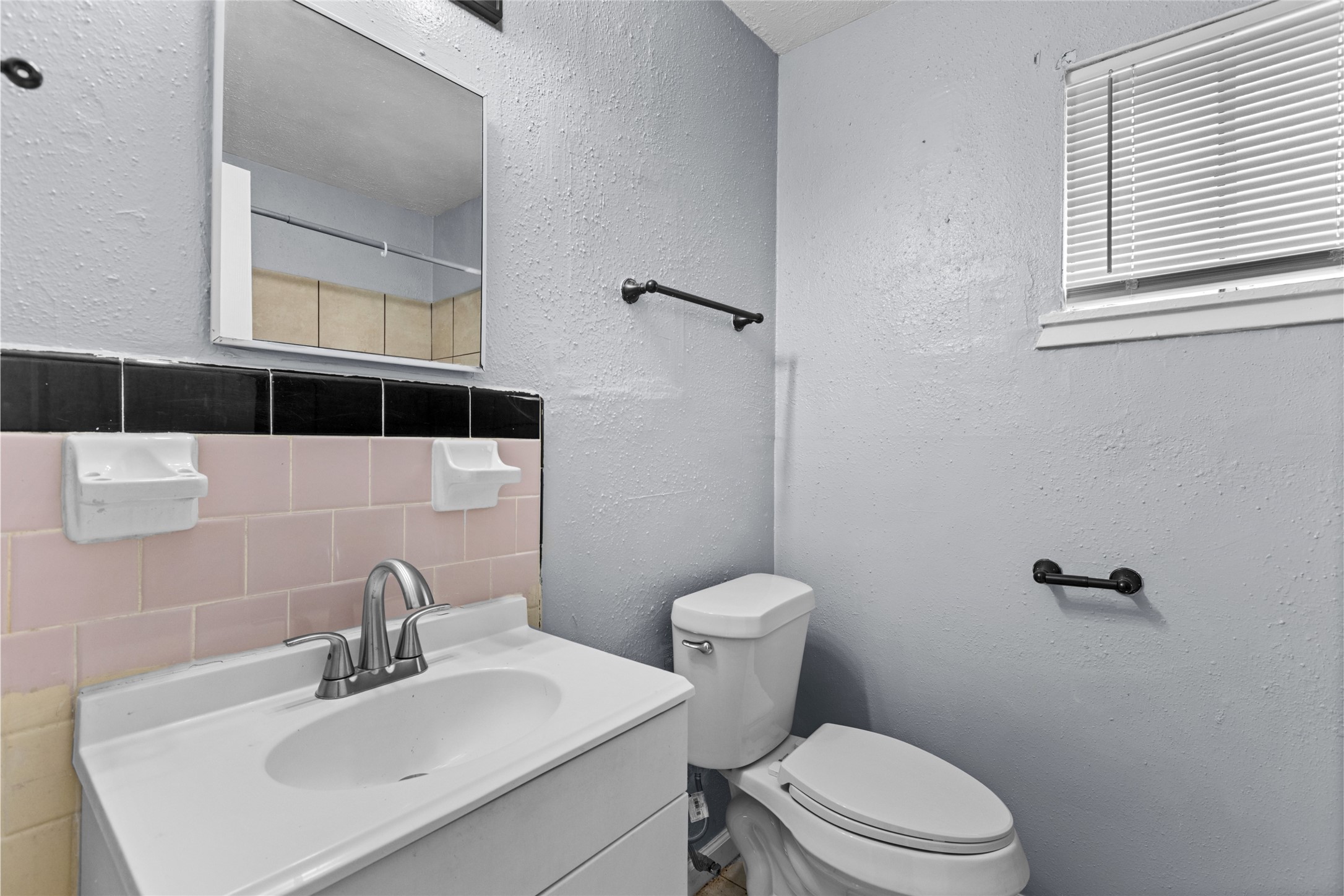 5722 Pickfair Street, Unit 2 Houston, TX 77026 - Photo 10 of 13