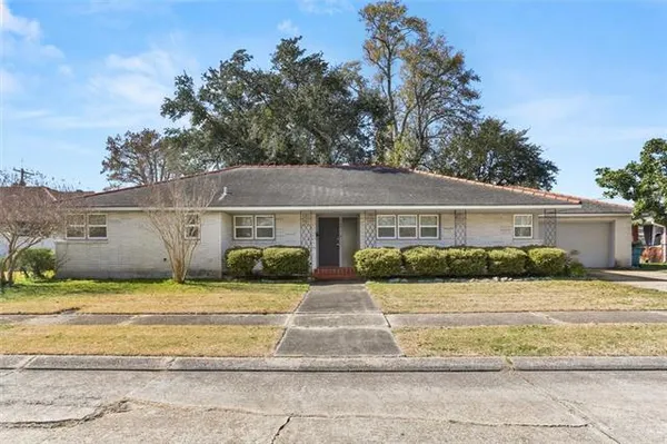 $325,000 | 162 Linda Court, Gretna, LA 70053