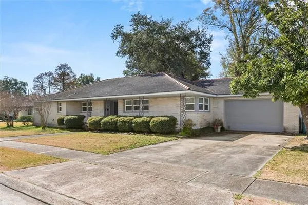 $325,000 | 162 Linda Court, Gretna, LA 70053