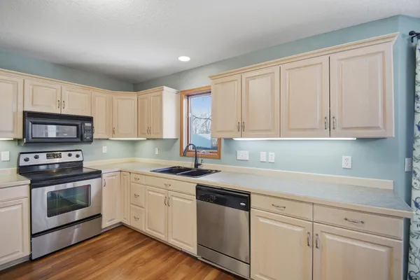 $488,000 | 2504 4th Avenue Northwest, Austin, MN 55912