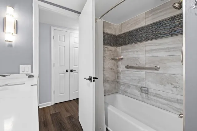 a view of kitchen and washer and dryer
