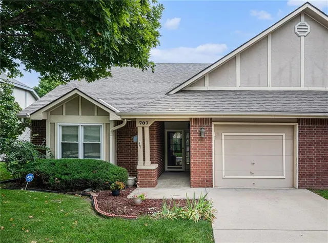 $254,000 | 707 North Somerset Terrace, Olathe, KS 66062