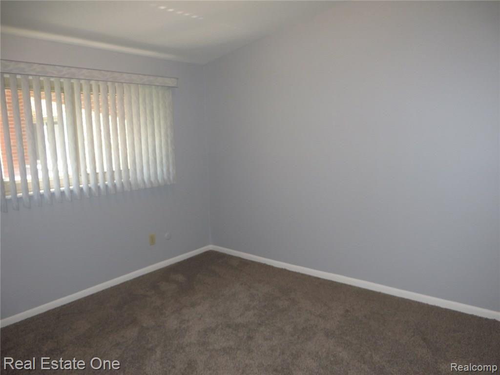 946 North Adams Road Birmingham, MI 48009 - Photo 17 of 26 2nd Bedroom