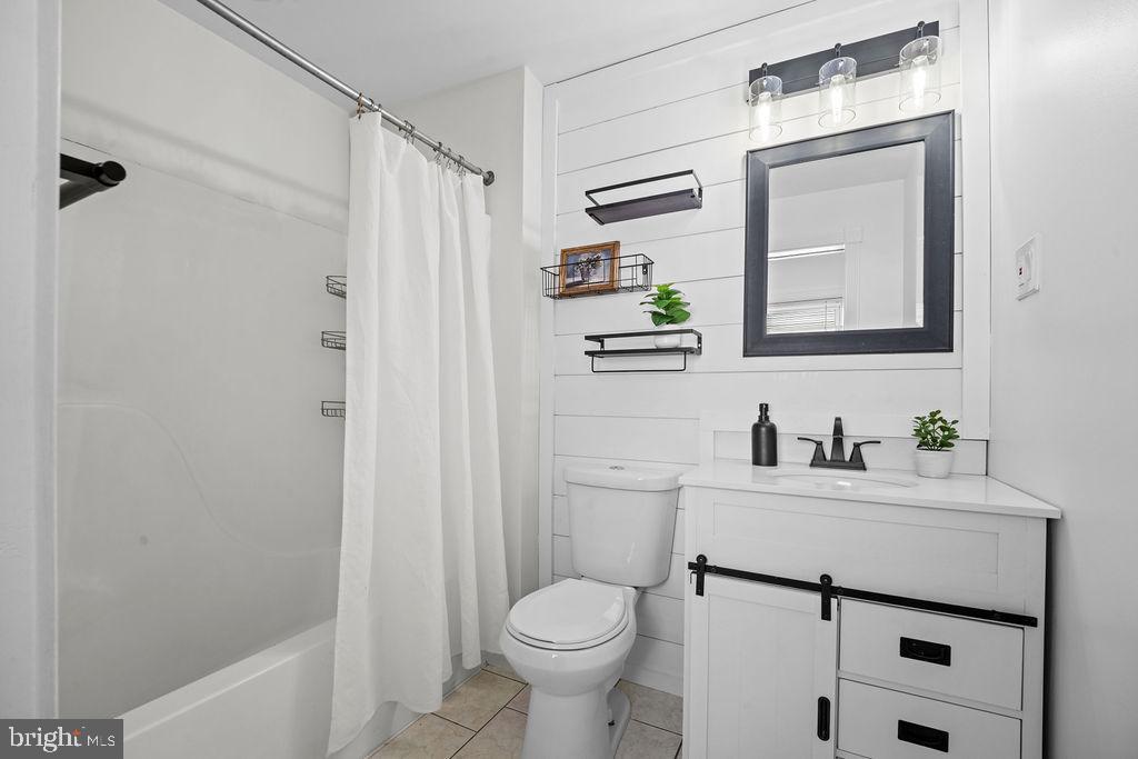 279 Magothy Beach Road Pasadena, MD 21122 - Photo 5 of 21