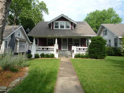 805 South Pickwick Avenue Springfield, MO 65804 - Photo 1 of 1 Primary Photo