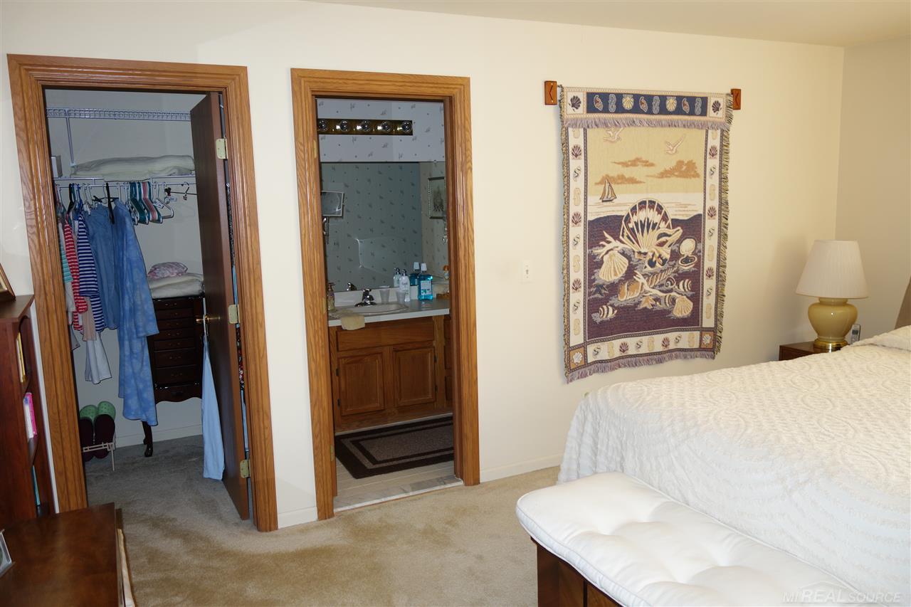 2151 Rochelle Park Drive Rochester Hills, MI 48309 - Photo 21 of 34