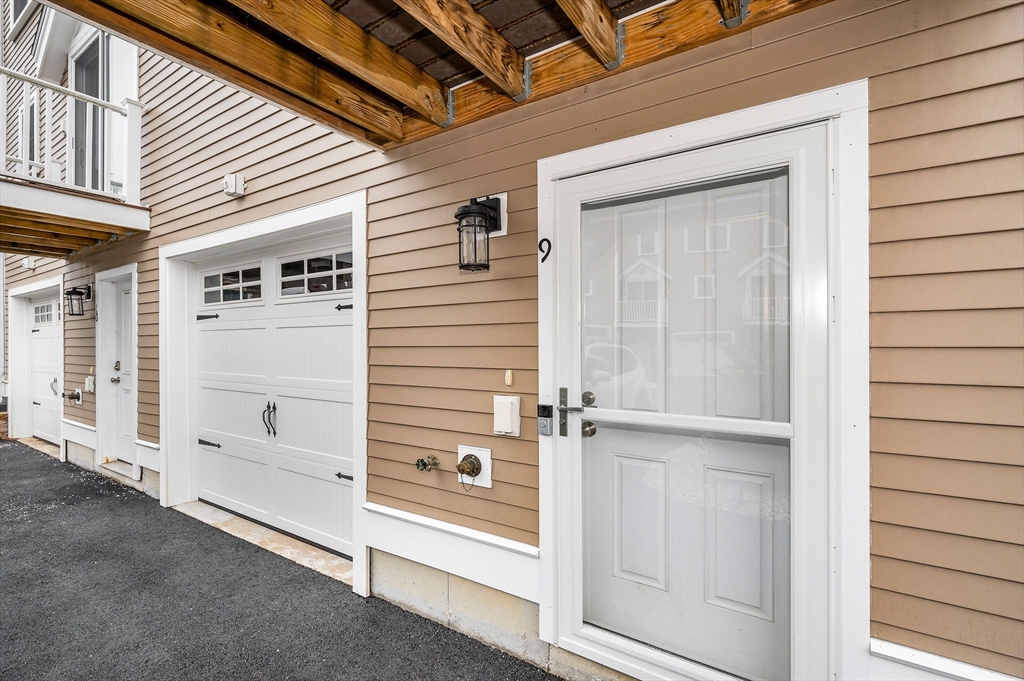 154 Chestnut Street, Unit 9 Lowell, MA 01852 - Photo 30 of 39 a view of front door
