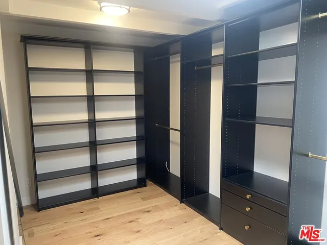 a view of a utility room