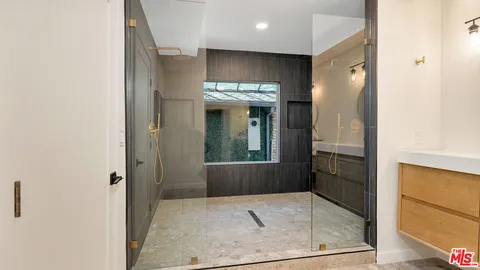 $2,249,900 | 4559 Morella Avenue, Studio City, CA 91607