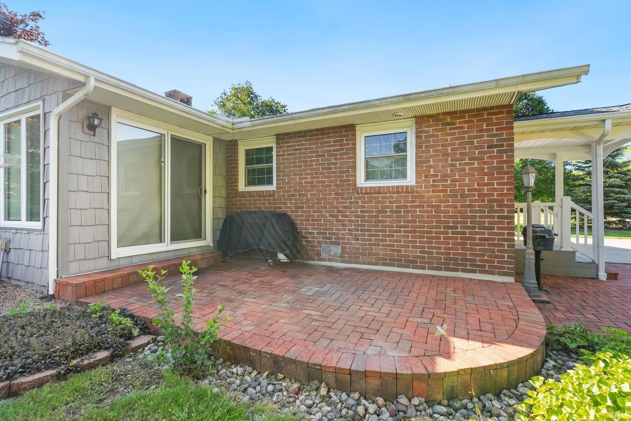 5915 Hosler Road Leo, IN 46765 - Photo 7 of 15