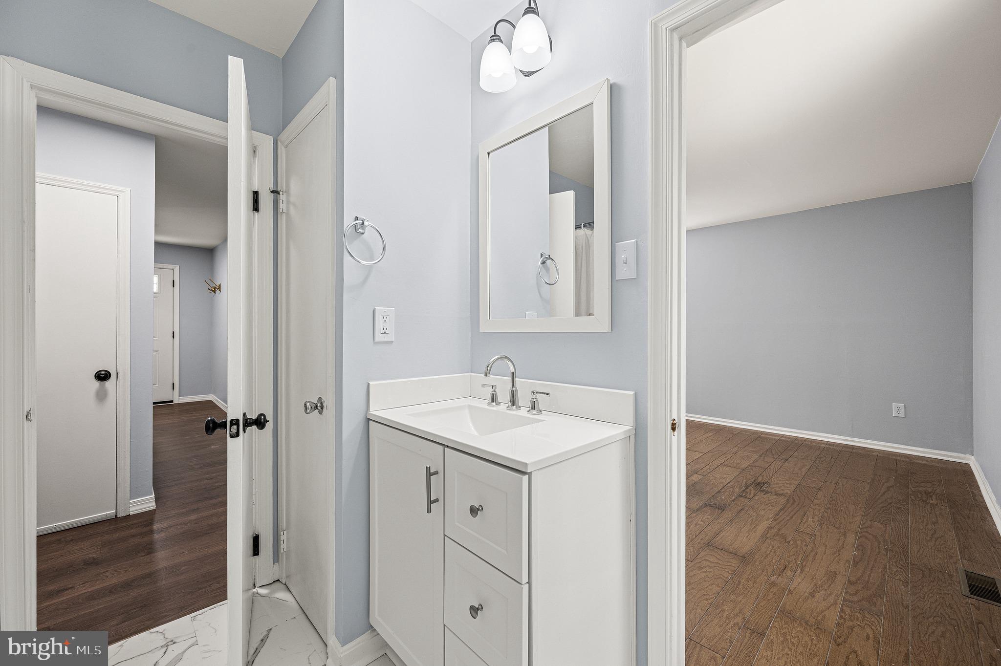 1199 Glenside Road Downingtown, PA 19335 - Photo 18 of 47 Main Floor Bath