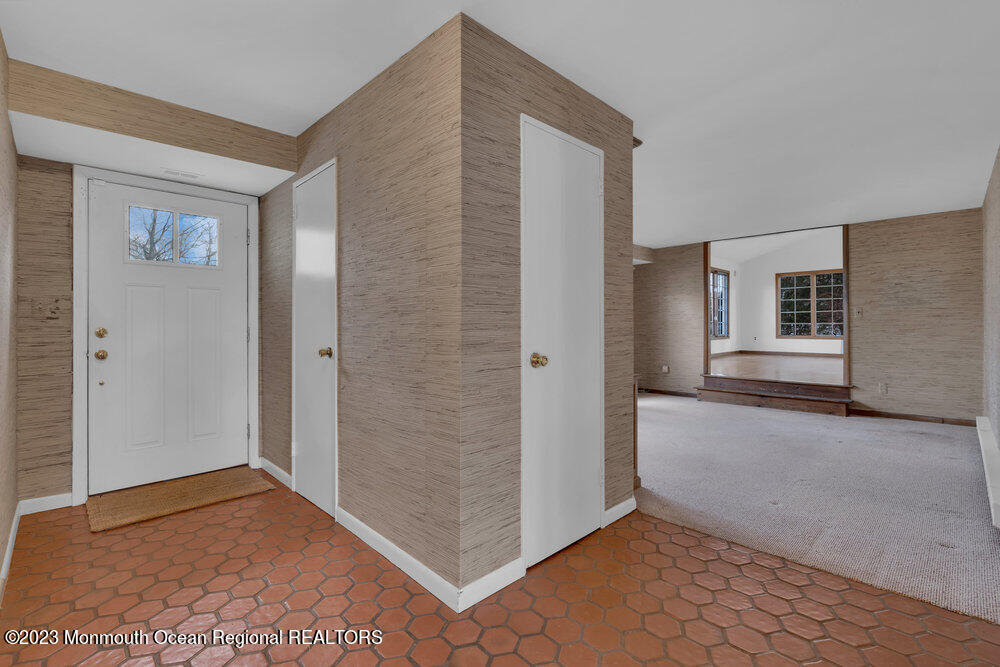 13 Judith Road Little Silver, NJ 07739 - Photo 4 of 39 006_dsc05426