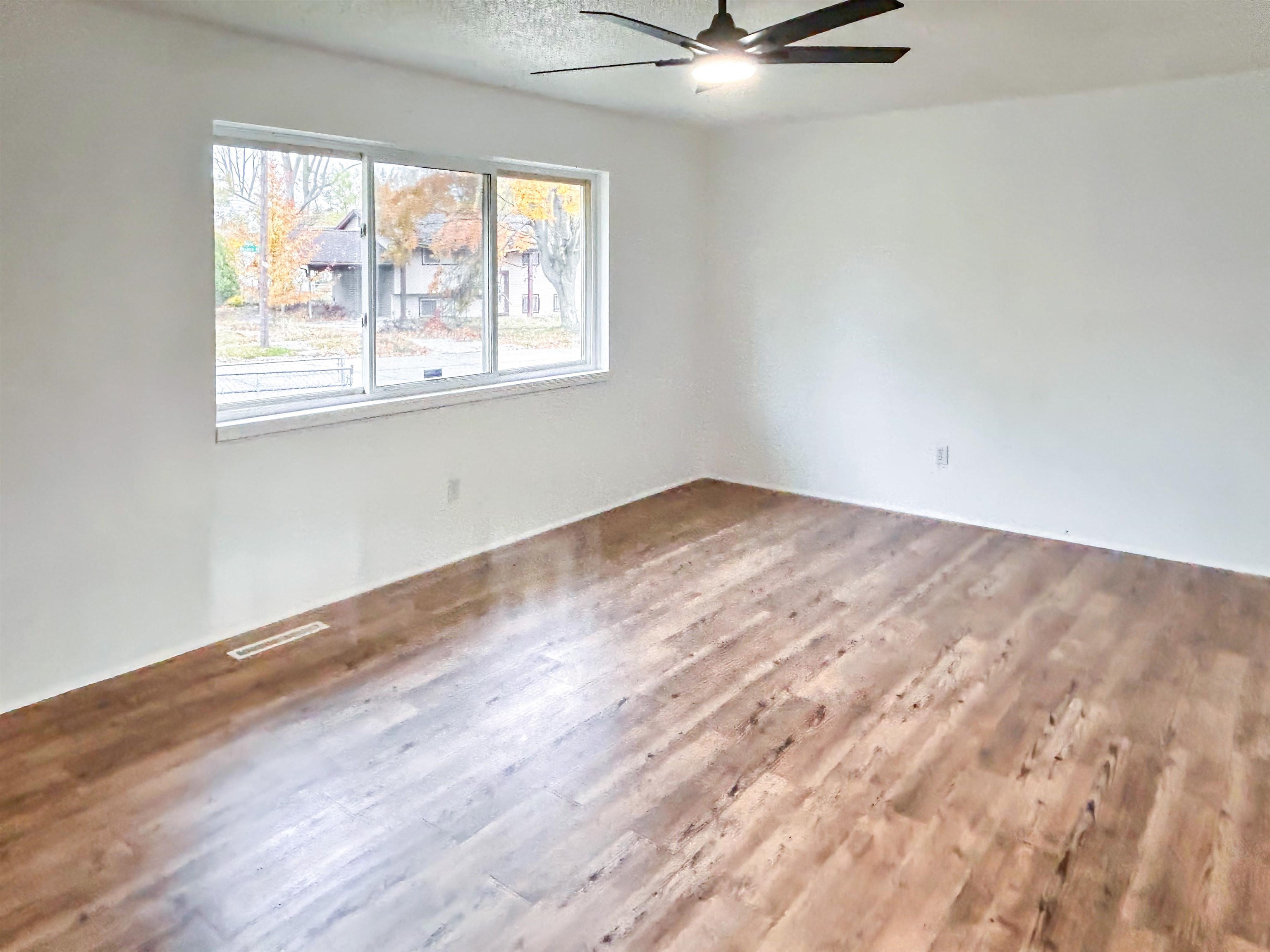 5501 Western Road Flint, MI 48506 - Photo 5 of 14 Gallery Image 5