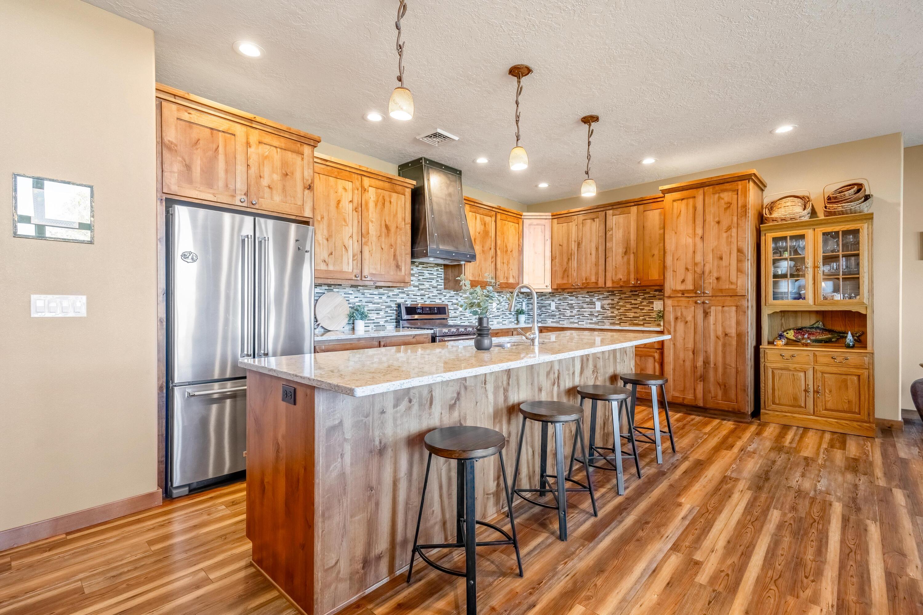 561 Southeast Stearns Road Prineville, OR 97754 - Photo 10 of 46