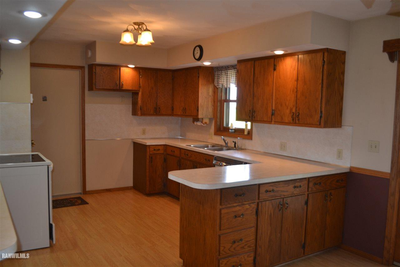511 South Stockton Road Stockton, IL 61085 - Photo 4 of 30 Gallery Image 4