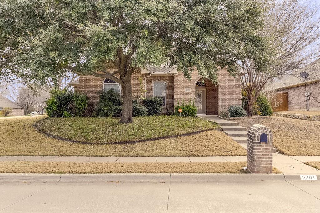 Welcome Home to 5201 La Bandera, Benbrook 76125