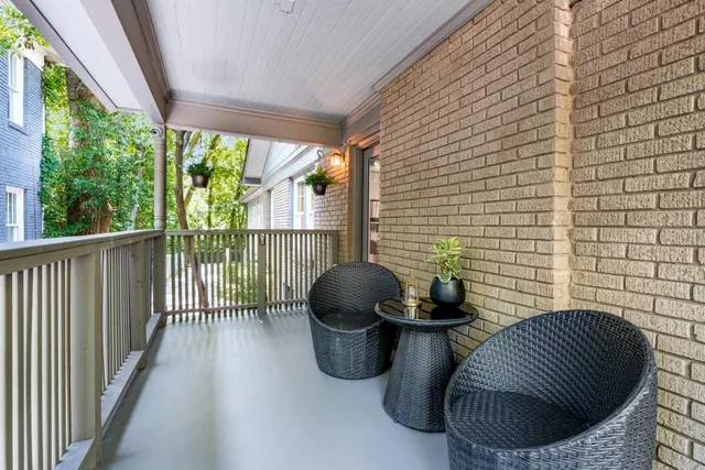 a front view of a window