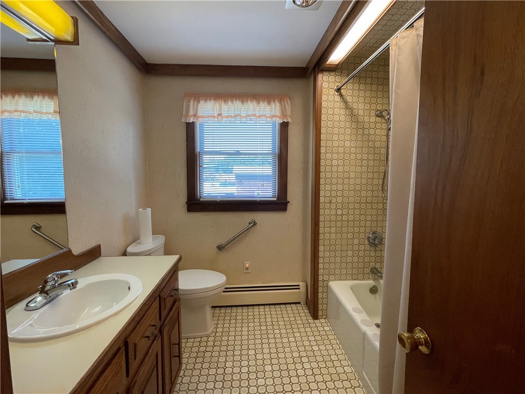 455 River Road Lincoln, RI 02865 - Photo 23 of 39 Full bath