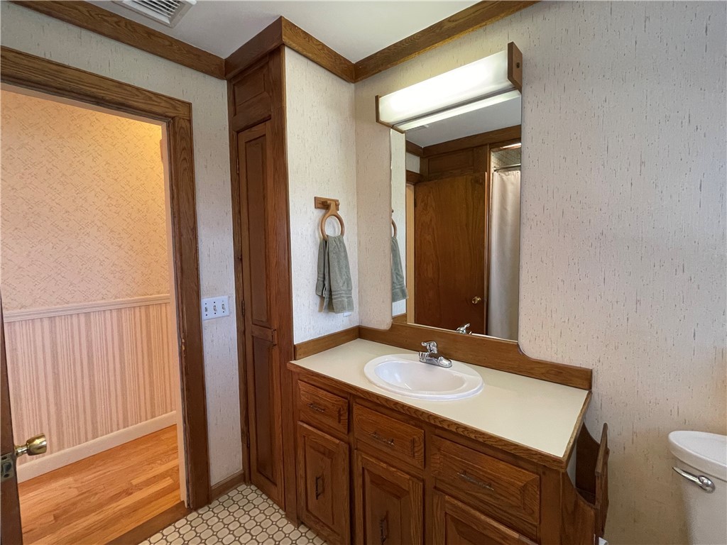 455 River Road Lincoln, RI 02865 - Photo 24 of 39 Full bath