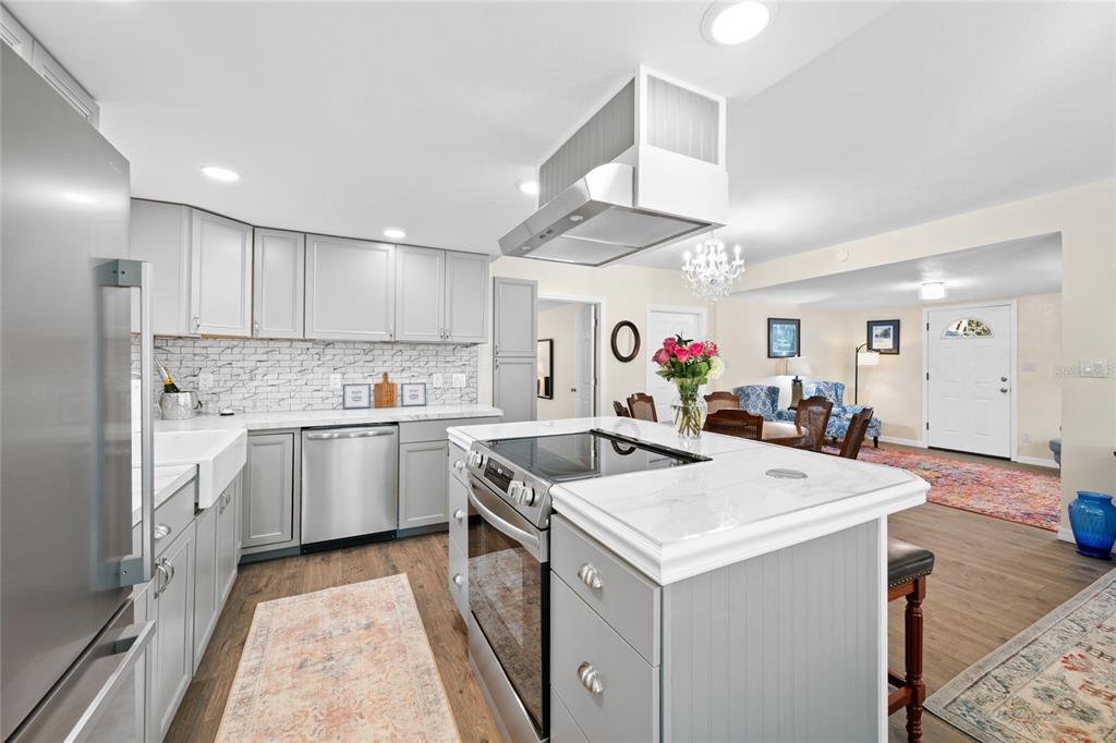 245 South Rhodes Street Mount Dora, FL 32757 - Photo 8 of 64