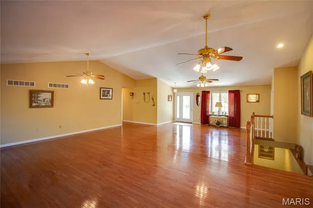 $525,000 | 676 Highway 108, Carrollton, IL 62016