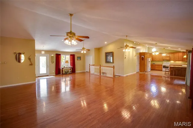 $525,000 | 676 Highway 108, Carrollton, IL 62016