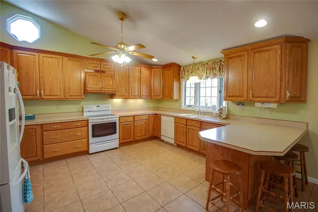 $525,000 | 676 Highway 108, Carrollton, IL 62016