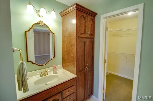 $525,000 | 676 Highway 108, Carrollton, IL 62016