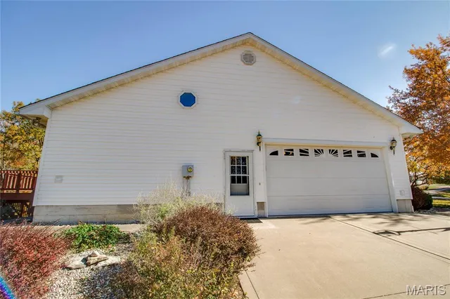 $525,000 | 676 Highway 108, Carrollton, IL 62016