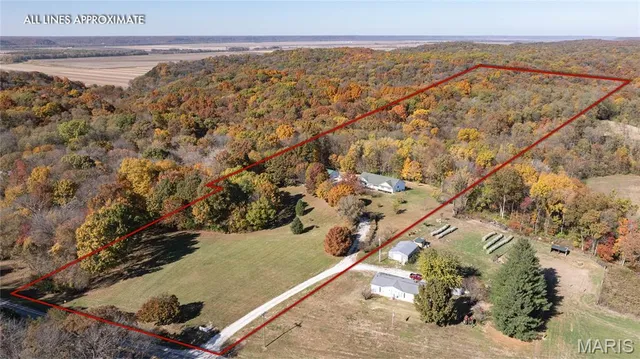 $525,000 | 676 Highway 108, Carrollton, IL 62016