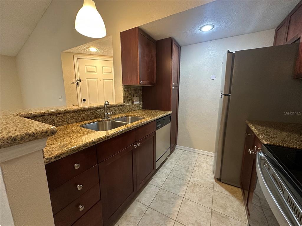 5112 Conroy Road, Unit 324 Orlando, FL 32811 - Photo 4 of 22