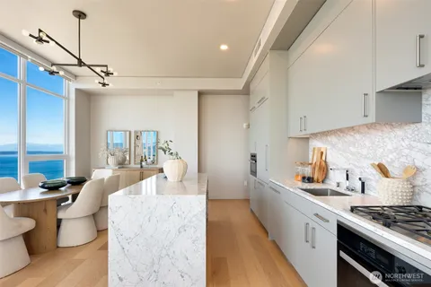 $2,850,000 | 121 Stewart Street, Unit 3704, Seattle, WA 98101