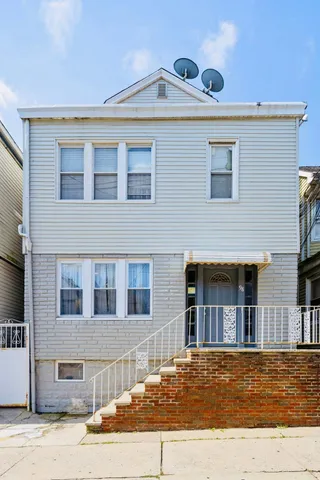 $1,850 | 98 Bergen Avenue, Unit 3, Kearny, NJ 07032