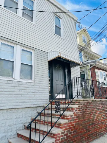 $1,850 | 98 Bergen Avenue, Unit 3, Kearny, NJ 07032