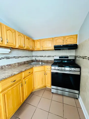 $1,850 | 98 Bergen Avenue, Unit 3, Kearny, NJ 07032